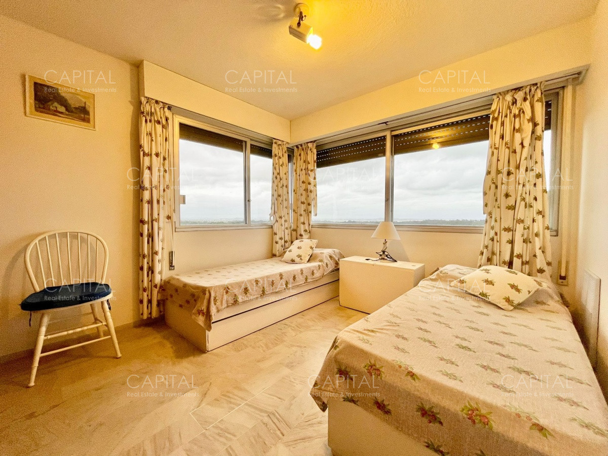 Apartamento ID.32471 - Apartamento en venta de tres dormitorios en Roosevelt, Punta del Este