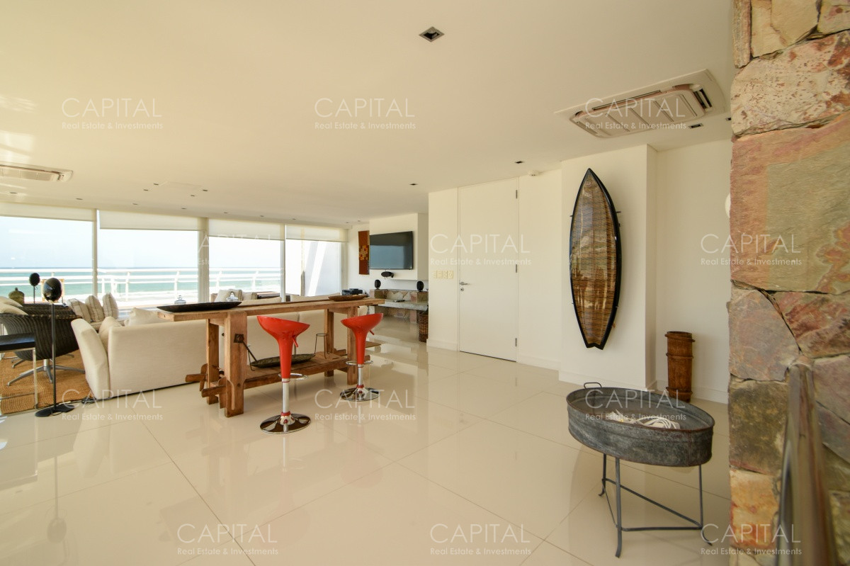 Apartamento ID.30835 - Venta de exclusivo PentHouse sobre playa Brava, Punta del Este