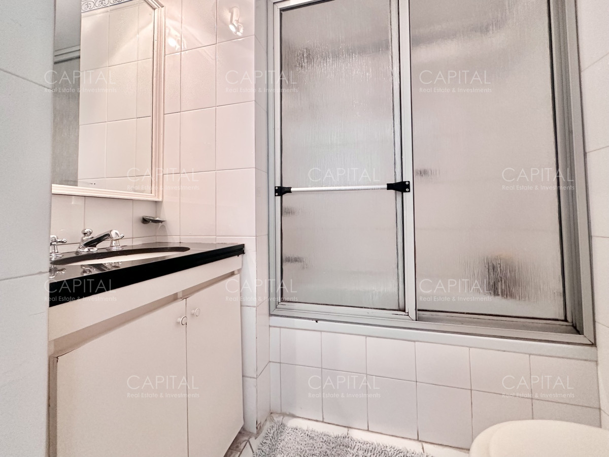 Apartamento ID.35703 - Apartamento de cuatro dormitorios y dependencia en venta, Península, Punta del Este