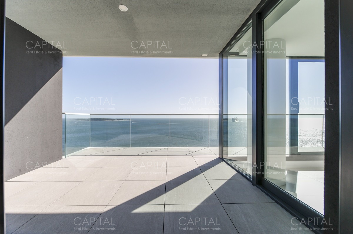Apartamento ID.36628 - Apartamento unificado en venta, Playa Mansa, Edificio Venetian, cuatro dormitorios + servicio