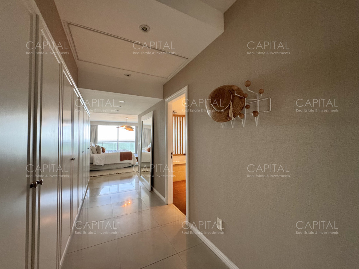 Apartamento ID.39802 - Penthouse Duplex con piscina y parrillero propio frente al Mar, en venta, Punta del Este