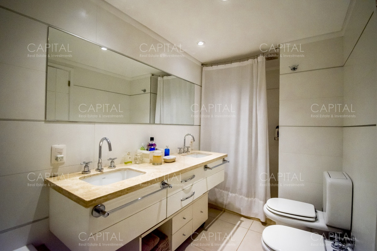 Apartamento ID.27993 - Apartamento PentHouse de 3 dormitorios y dependencia en alquiler anual.