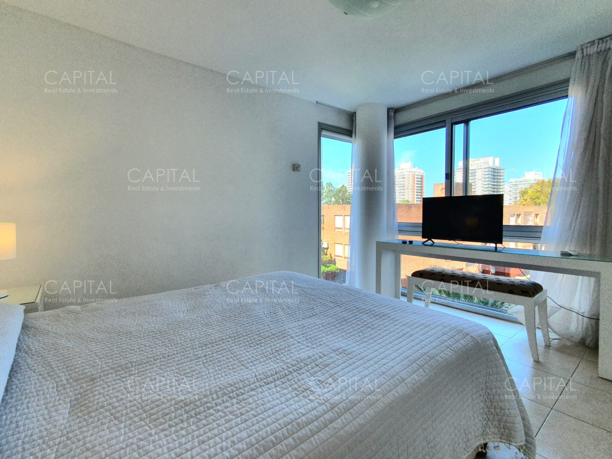 Apartamento ID.32724 - Apartamento en venta de tres dormitorios, edificio con muy buenos servicios.