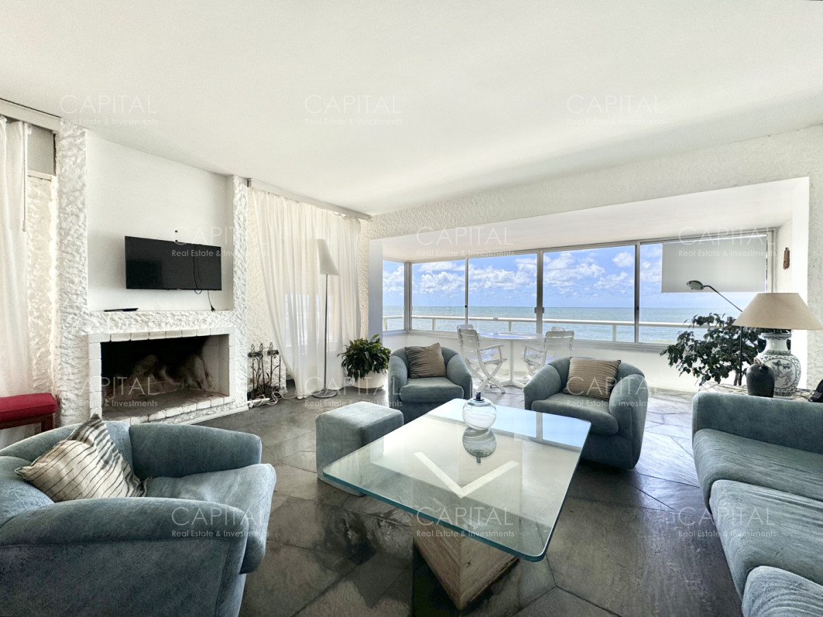 Apartamento ID.35581 - Apartamento de tres dormitorios con vista al mar en venta, Punta del Este.