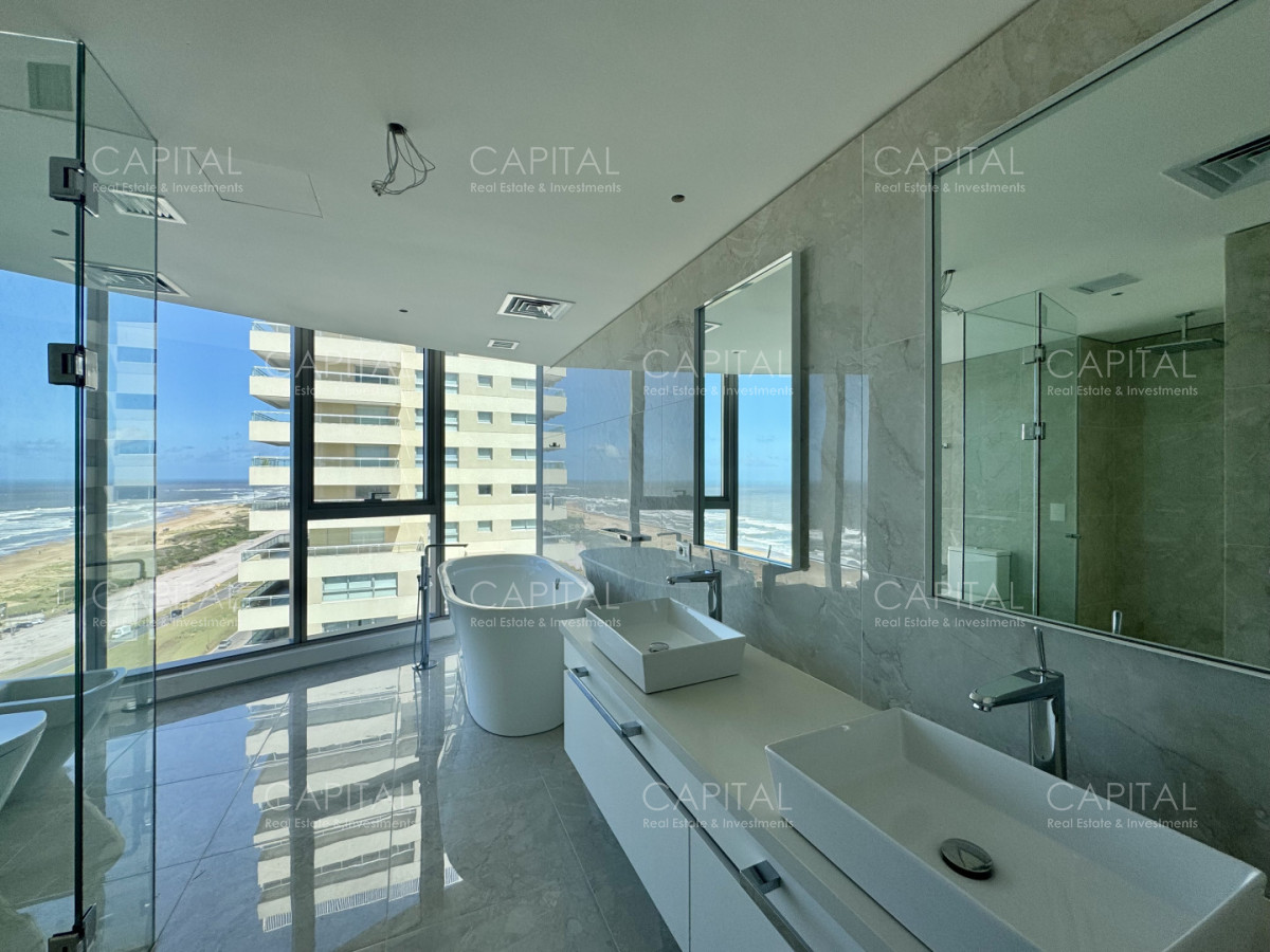 Apartamento ID.39867 - Departamento en Trump Tower de tres dormitorios y servicio en venta