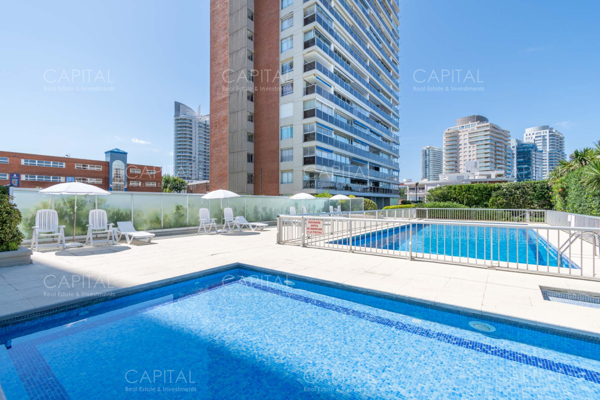 Apartamento ID.30607 - Penthouse de Cuatro Dormitorios frente al Mar - Venta Playa Mansa