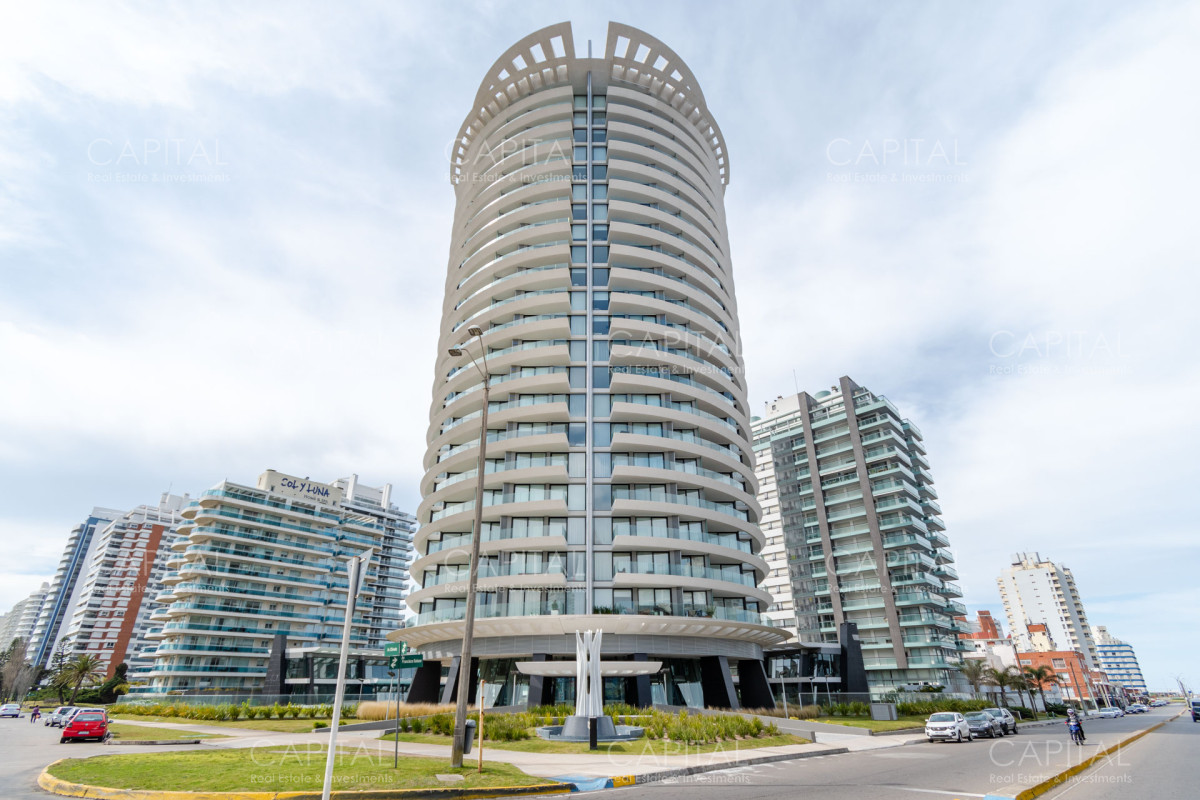Apartamento ID.29881 - Apartamento de tres dormitorios en venta Art Tower Punta del Este