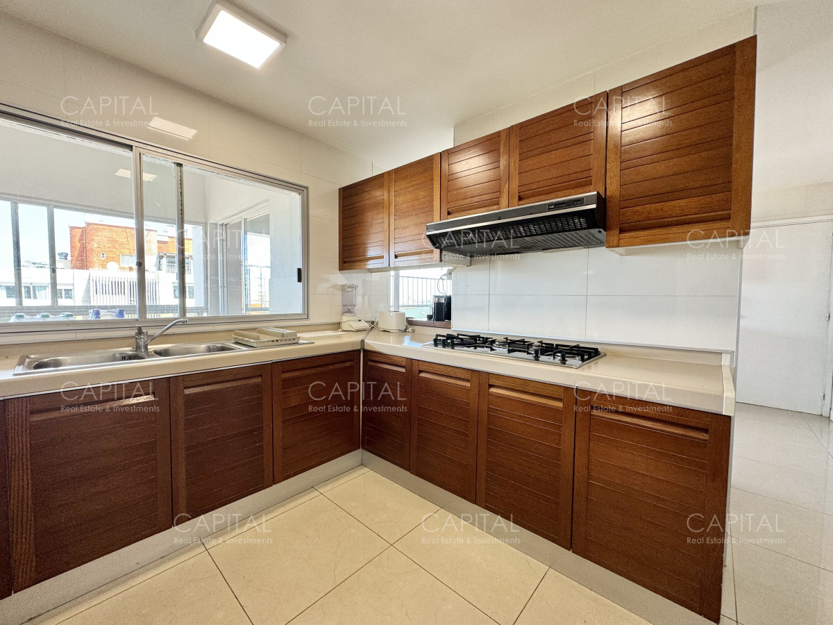 Apartamento ID.37573 - Penthouse Duplex en venta Playa Mansa Punta del Este.