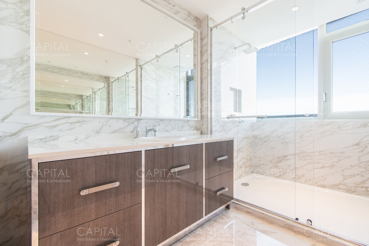 Apartamento ID.33684 - Fendi Chateau Apartamento Unificado Primera Fila en Playa Mansa de Punta del este en Venta