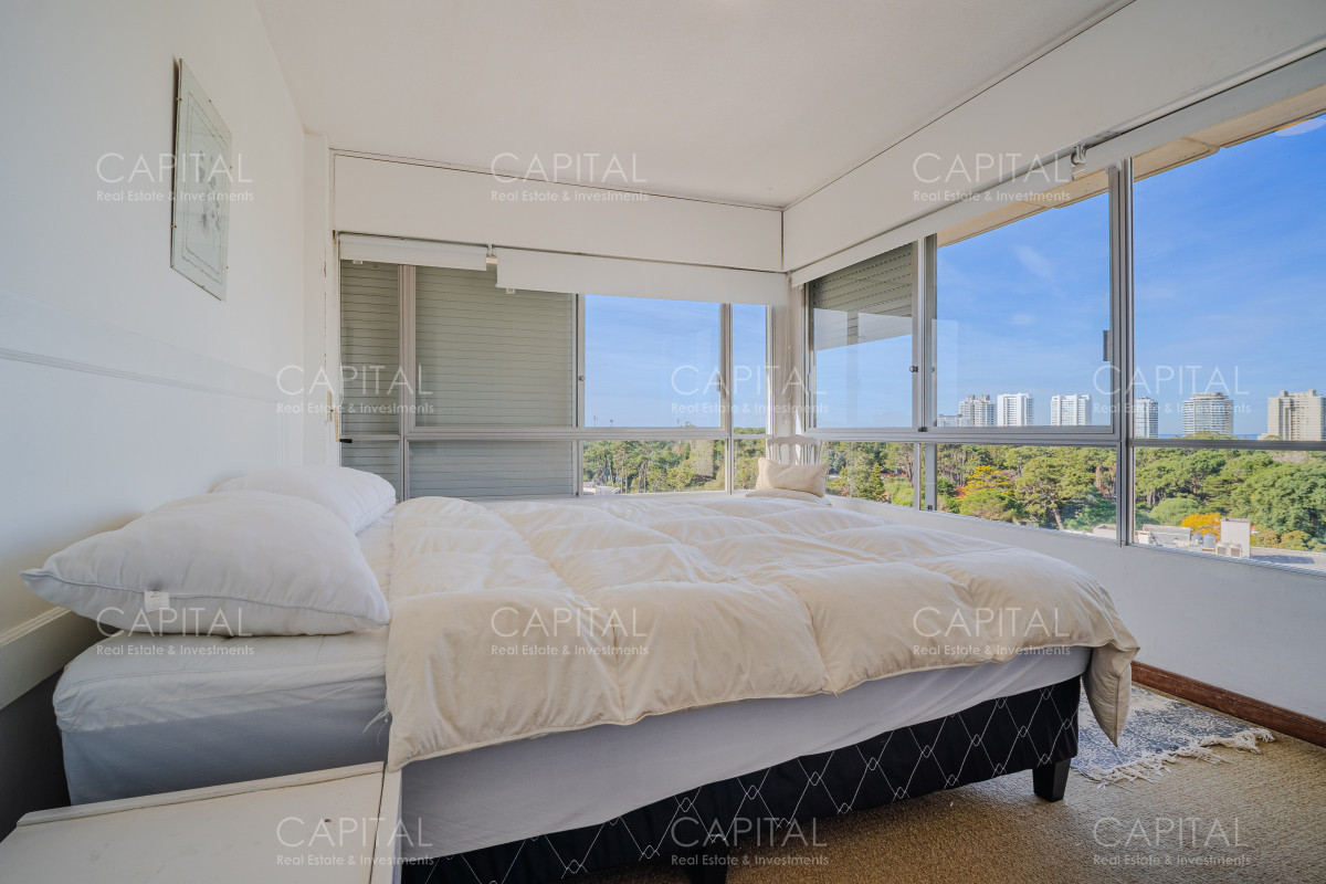 Apartamento ID.37842 - Departamento 3 dormitorios frente a Punta Shopping a pasos del mar