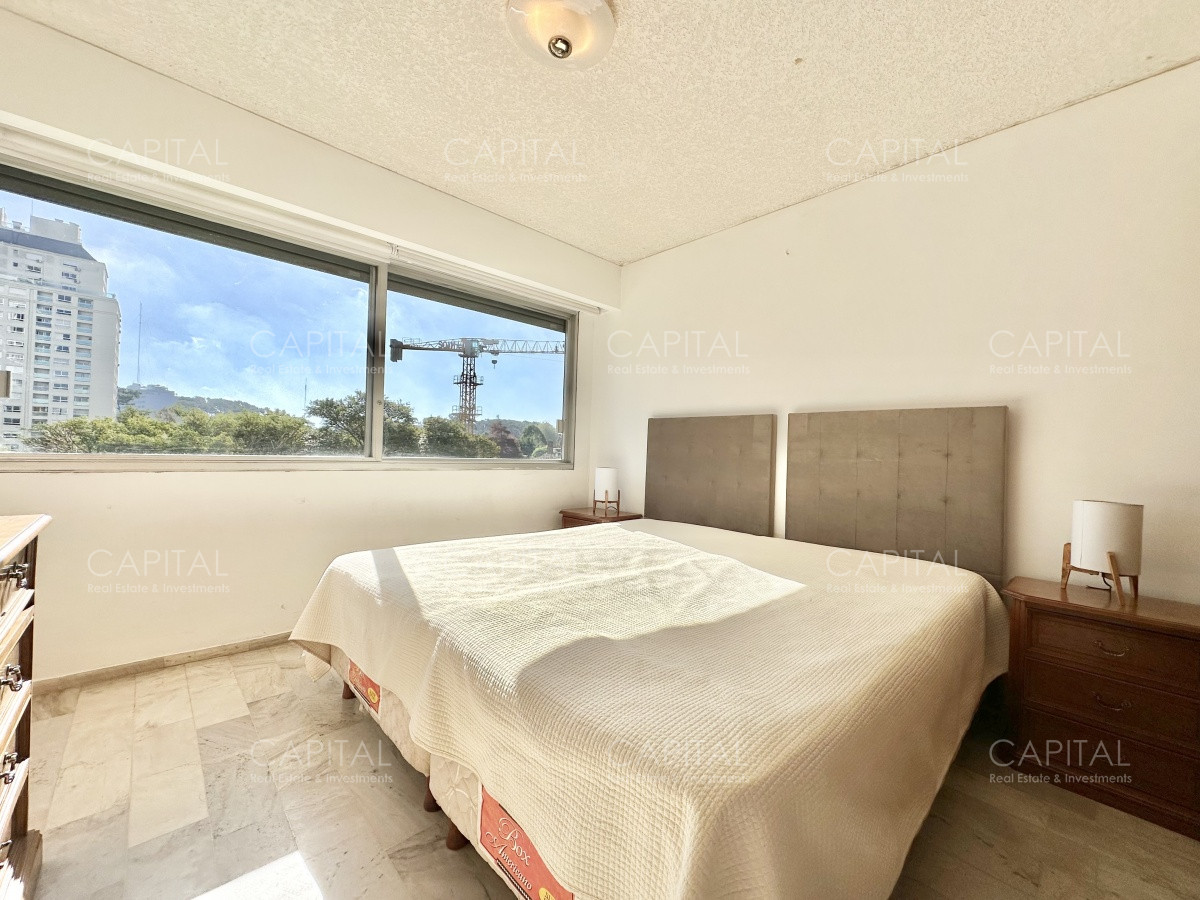 Apartamento ID.34525 - Apartamento de tres dormitorios y dependencia en venta Punta del Este