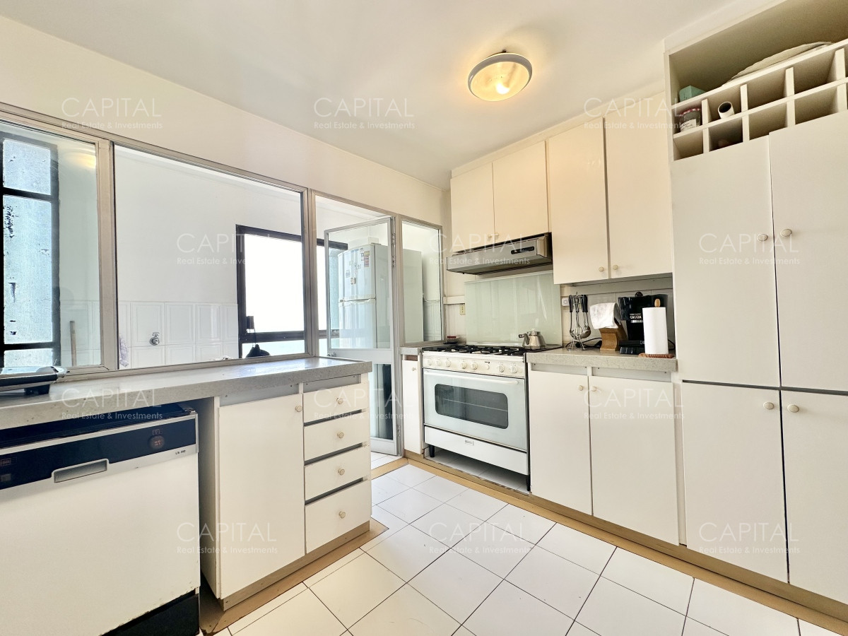 Apartamento ID.35703 - Apartamento de cuatro dormitorios y dependencia en venta, Península, Punta del Este