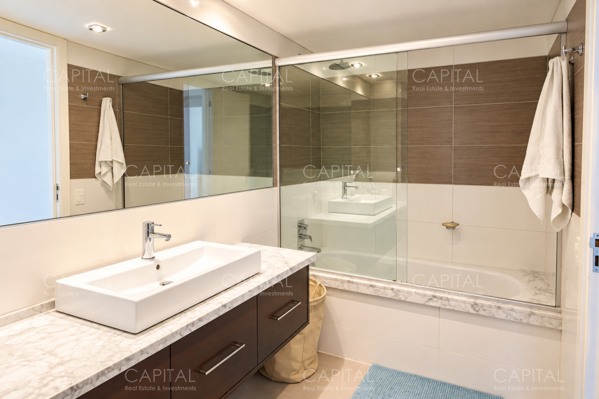 Apartamento ID.38831 - Departamento en venta 3 dormitorios en Torre One a 100 mts de Playa Brava