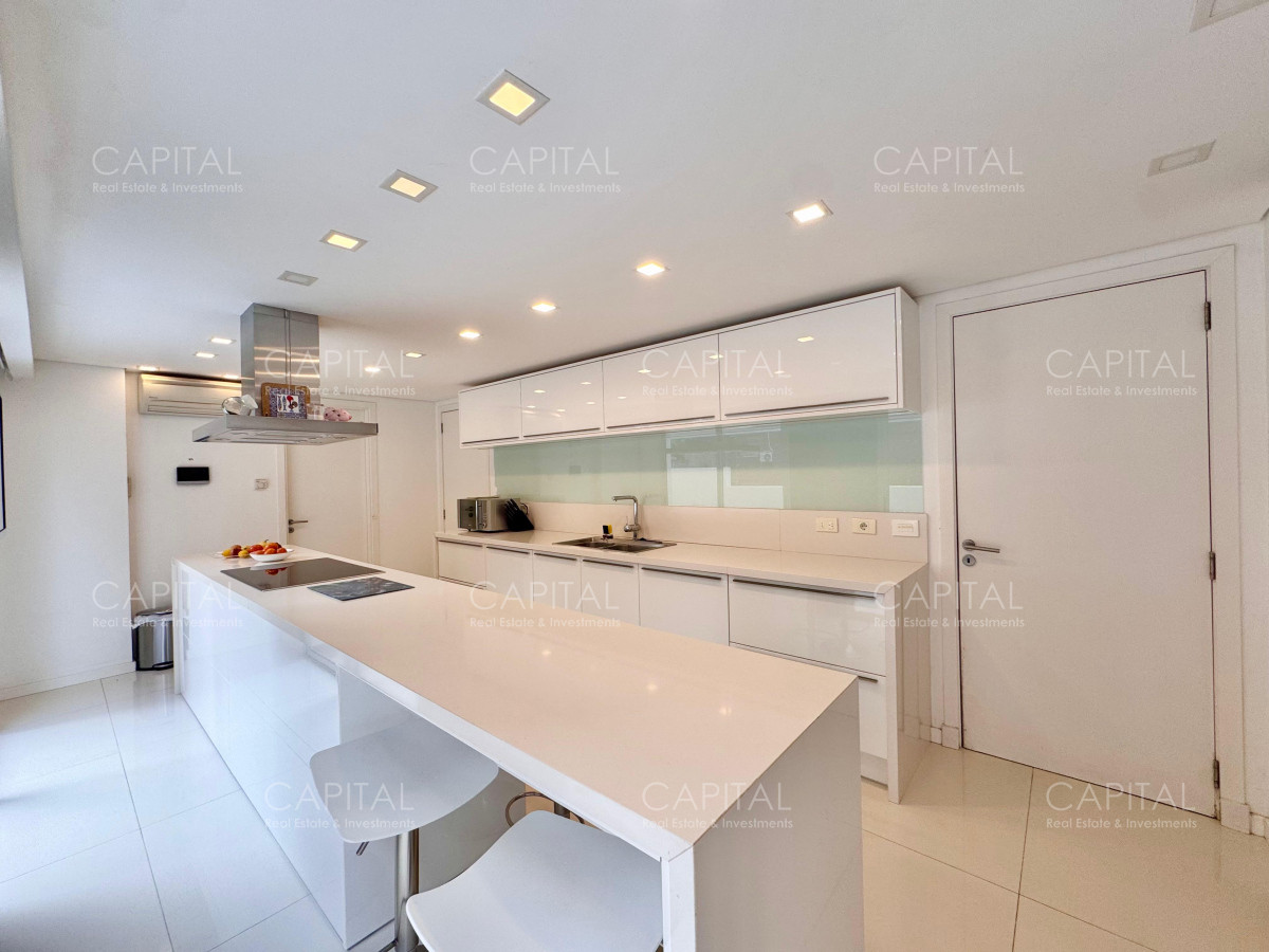 Apartamento ID.29222 - Apartamento en Venta Frente al Mar Punta del Este Cuatro dormitorios
