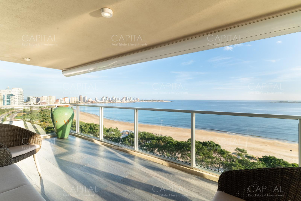 Apartamento ID.36586 - Exclusivo departamento totalmente reformado de 4 suites en Playa Mansa