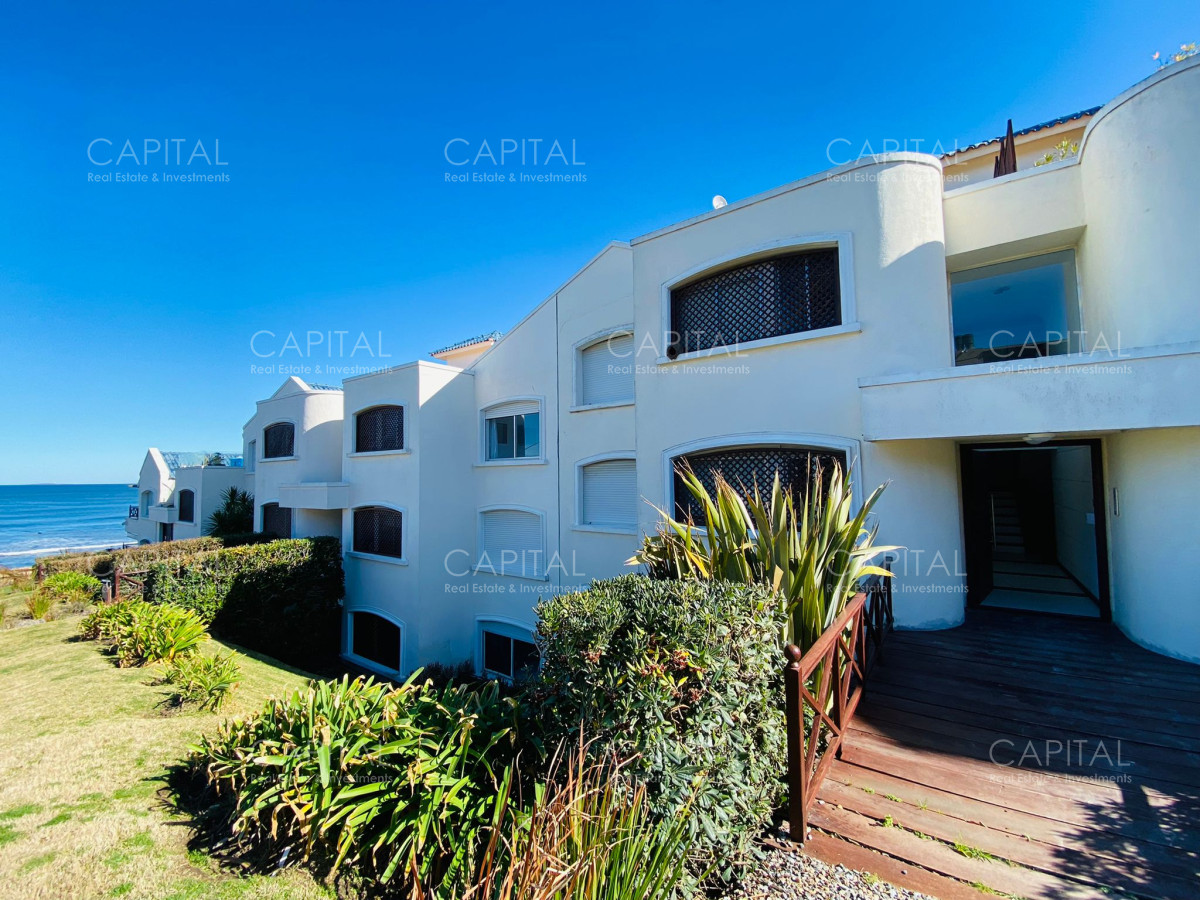Apartamento ID.33022 - Apartamento en Venta 3 Dormitorios + Servicio Frente al Mar
