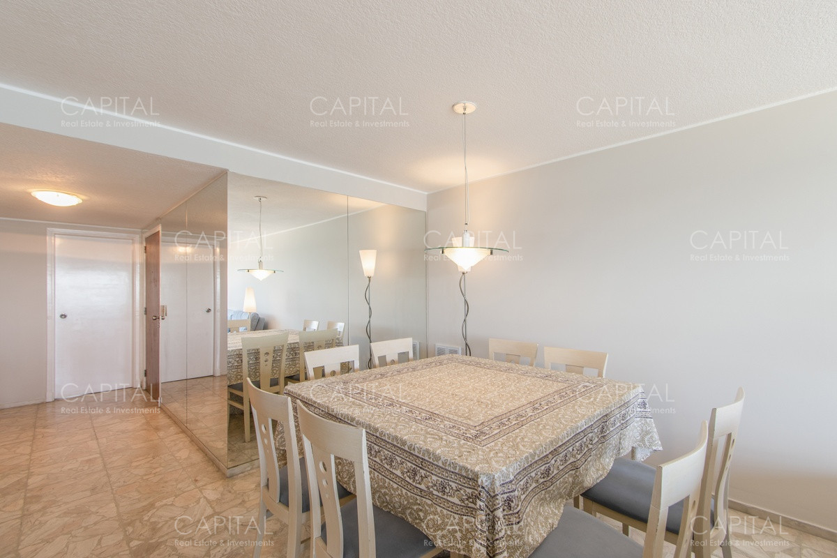 Apartamento ID.33828 - Imarangatu de dos dormitorios y dependencia frente al mar en venta Punta del Este.