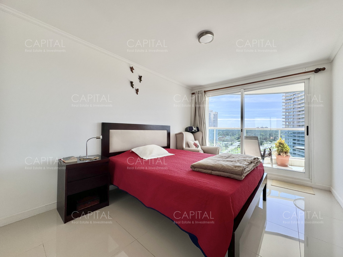 Apartamento ID.36994 - Casino Tower de dos dormitorios en venta, Punta del Este.
