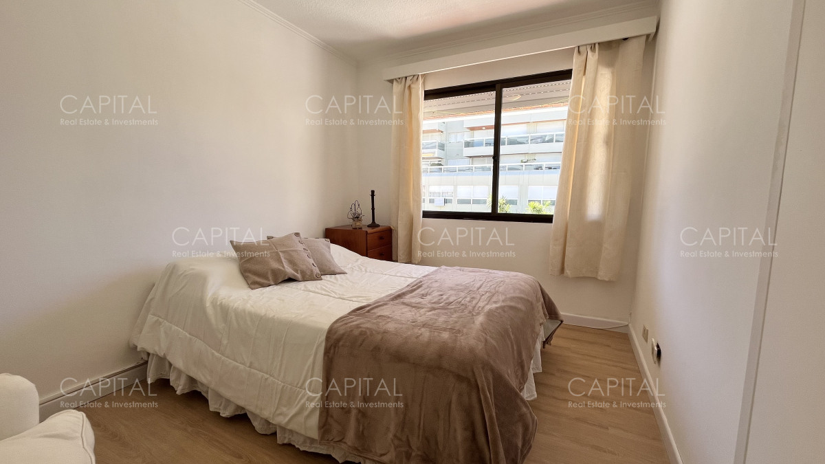 Apartamento ID.38875 - Apartamento en venta de 2 dormitorios en Peninsula, Punta del Este.