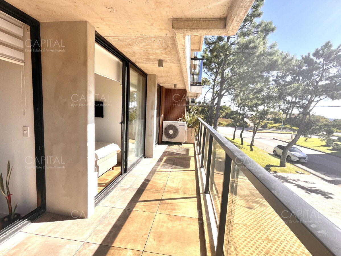 Apartamento ID.37925 - Apartamento en venta de 2 Dormitorios Frente al Mar Playa Mansa