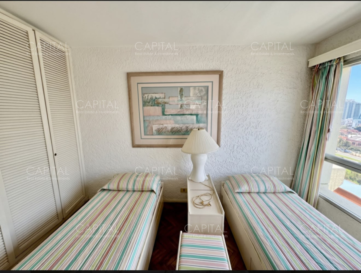 Apartamento ID.40420 - Apartamento primera linea en playa mansa en venta