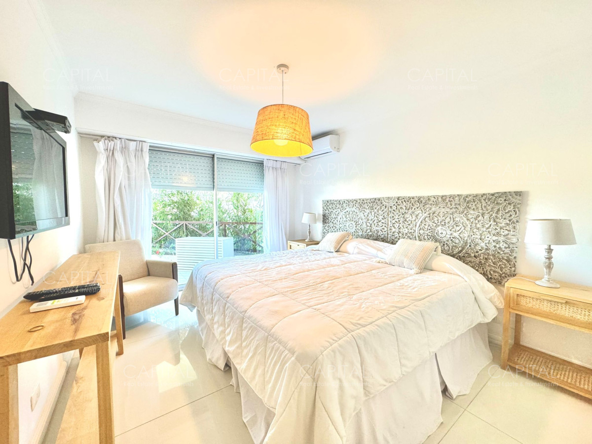 Apartamento ID.33022 - Apartamento en Venta 3 Dormitorios + Servicio Frente al Mar