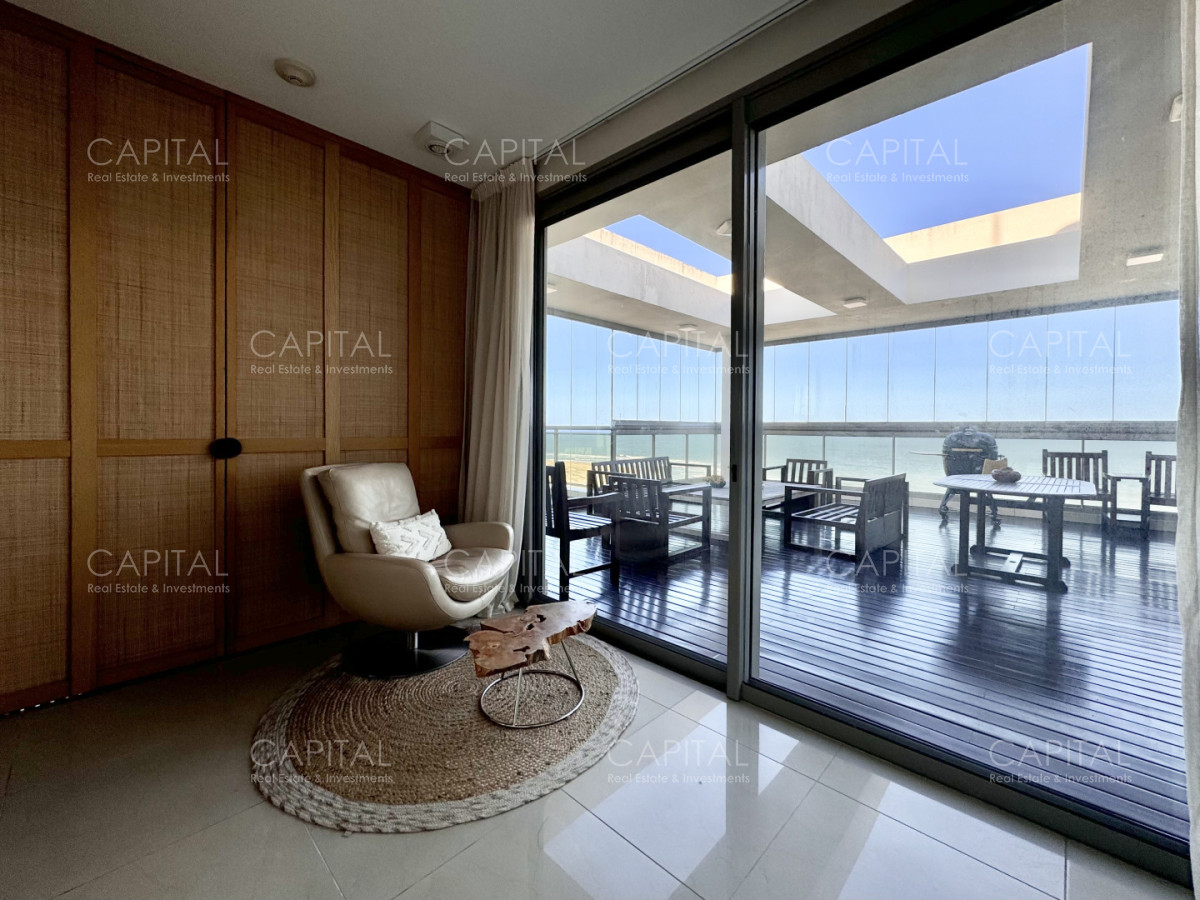 Apartamento ID.39802 - Penthouse Duplex con piscina y parrillero propio frente al Mar, en venta, Punta del Este
