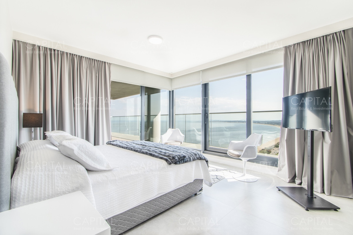 Apartamento ID.33696 - Apartamento en primera linea frente al mar Esquinero a Punta Ballena en edificio VENETIAN