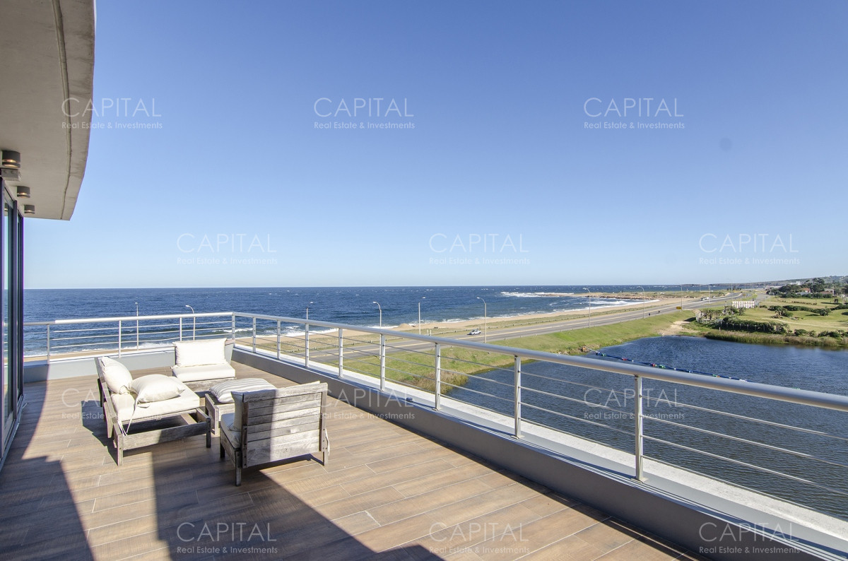 Apartamento ID.30956 - Penthouse Duplex de Tres Dormitorios Frente al Mar