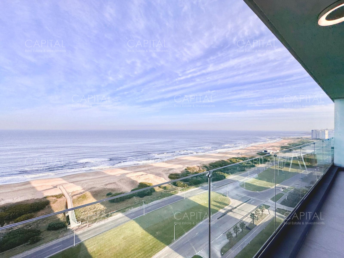 Apartamento ID.32036 - Apartamento de tres dormitorios en Le Parc, Primera fila en playa brava en venta