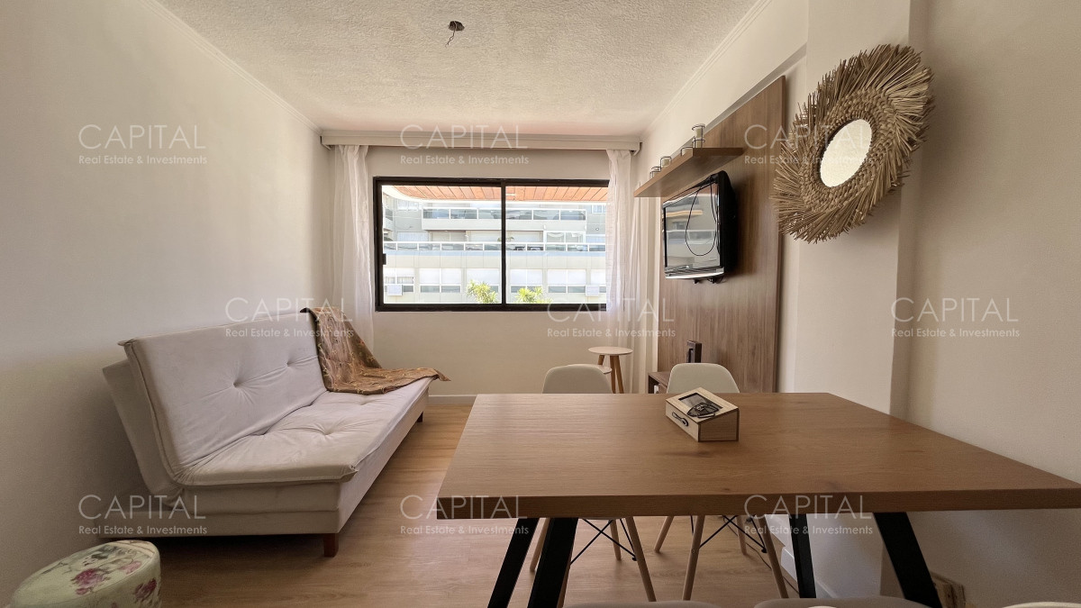 Apartamento ID.38875 - Apartamento en venta de 2 dormitorios en Peninsula, Punta del Este.