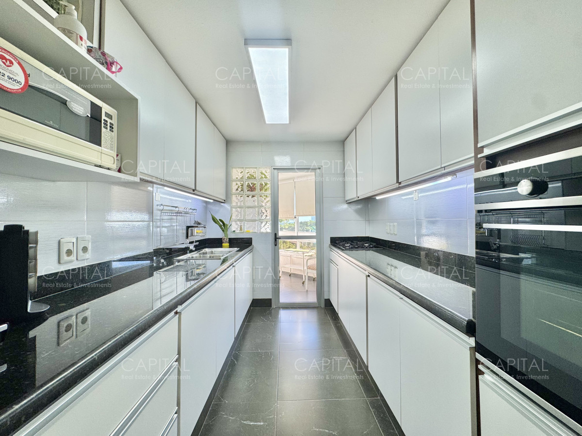 Apartamento ID.38203 - Apartamento en Venta Reciclado de 3 dormitorios y servicio, Roosevelt. 