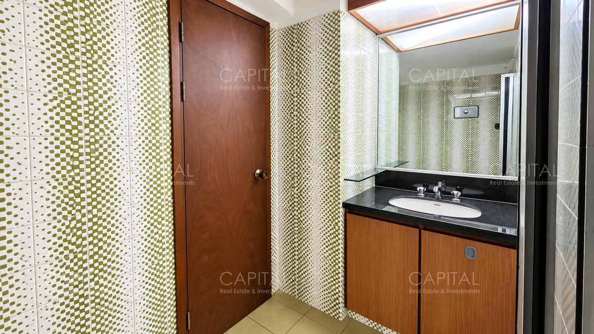 Apartamento ID.40808 - Apartamento en venta en Península, Punta del Este, ubicado a 100 metros del mar.