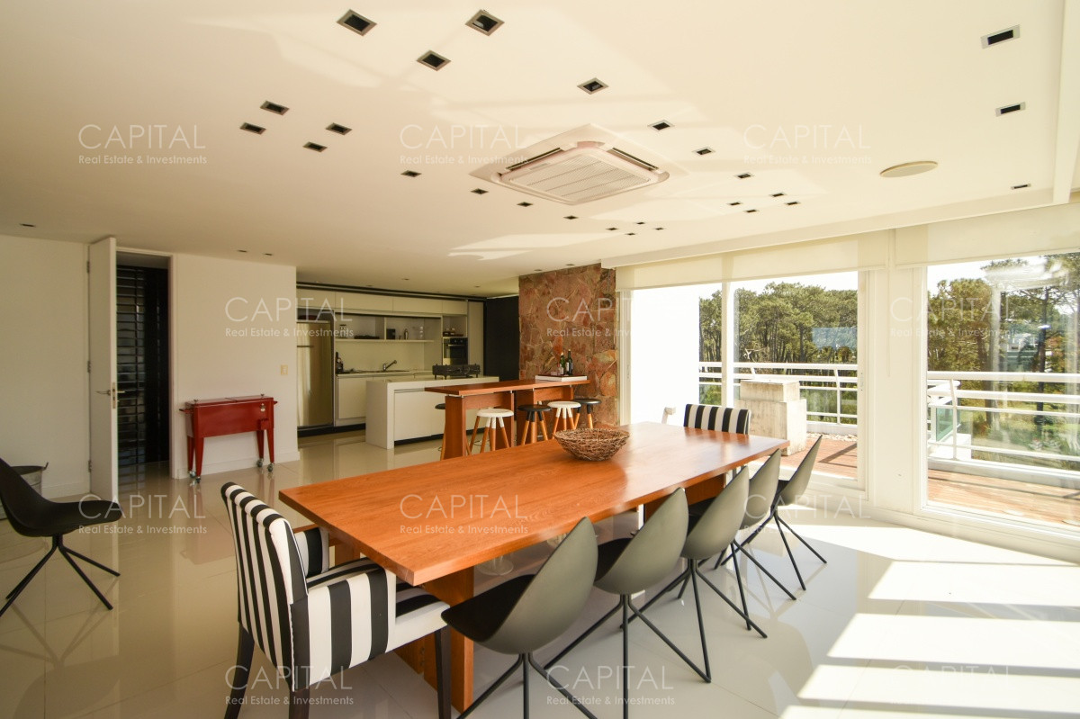 Apartamento ID.30835 - Venta de exclusivo PentHouse sobre playa Brava, Punta del Este