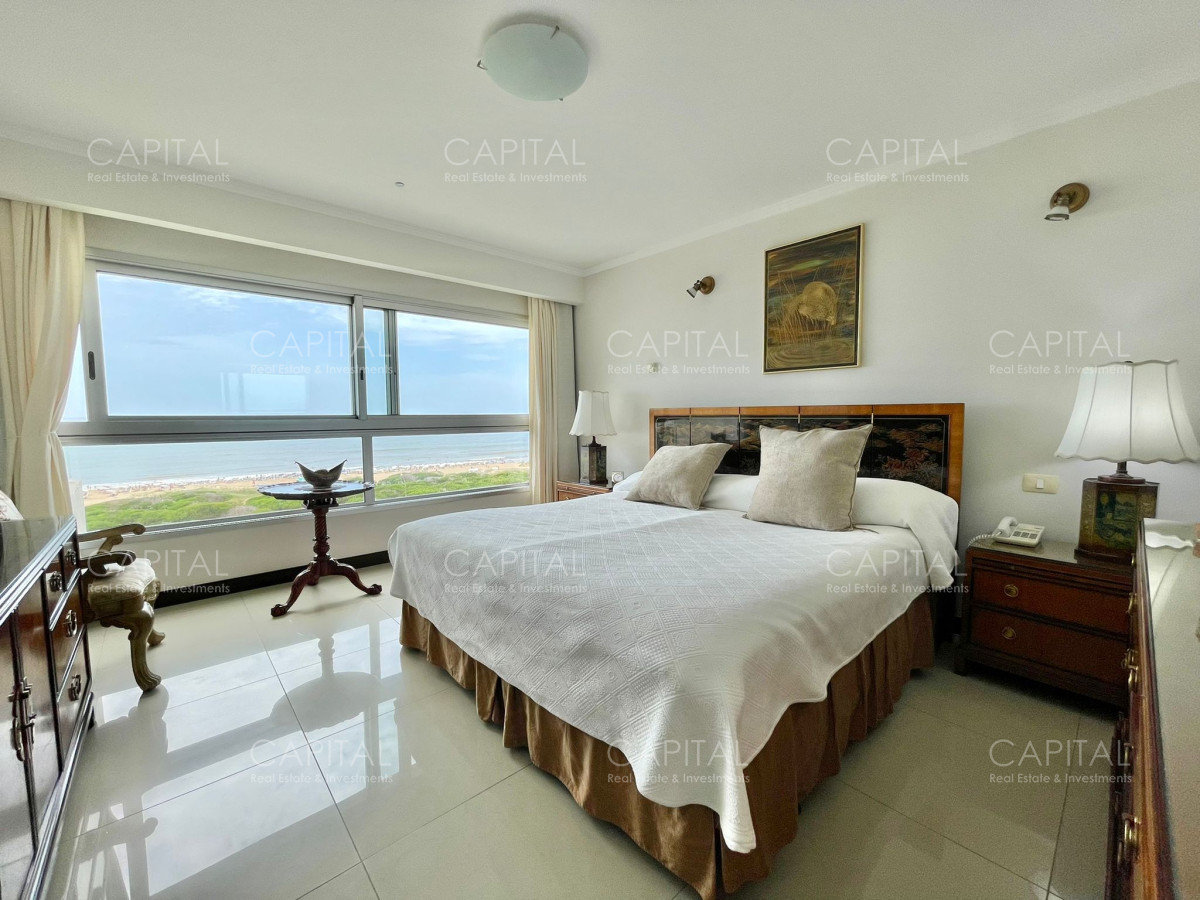 Apartamento ID.25018 - Apartamento en Torre Lobos Punta del Este Tres Dormitorios en Suite 