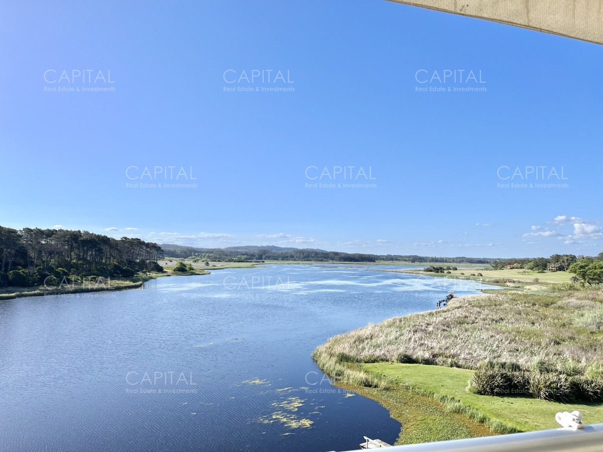 Apartamento ID.35310 - Penthouse de Cuatro Ambientes en Punta del Este 