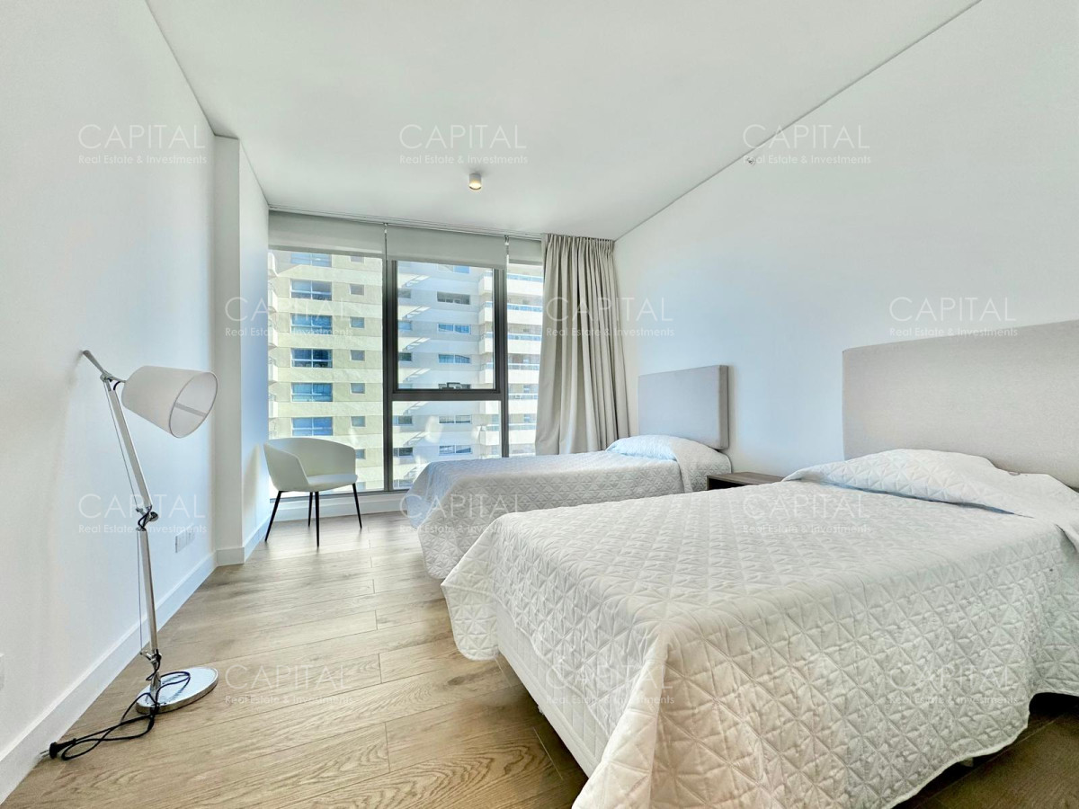 Apartamento ID.36643 - Apartamento esquinero de tres y dependencia piso alto en Trump Tower en Venta
