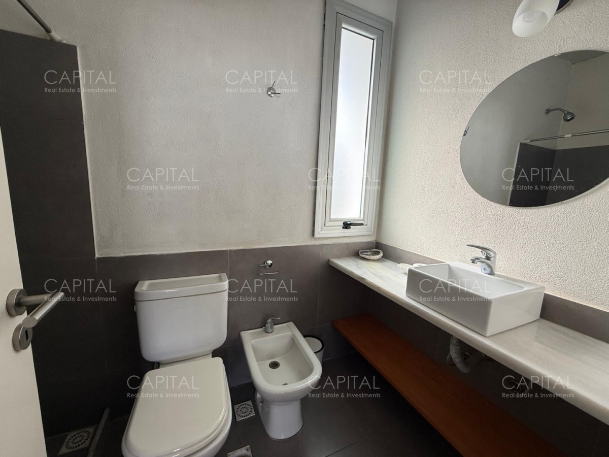 Apartamento ID.40377 - Departamento dos dormitorios en Manantiales en Alquiler con vista al mar y terraza.