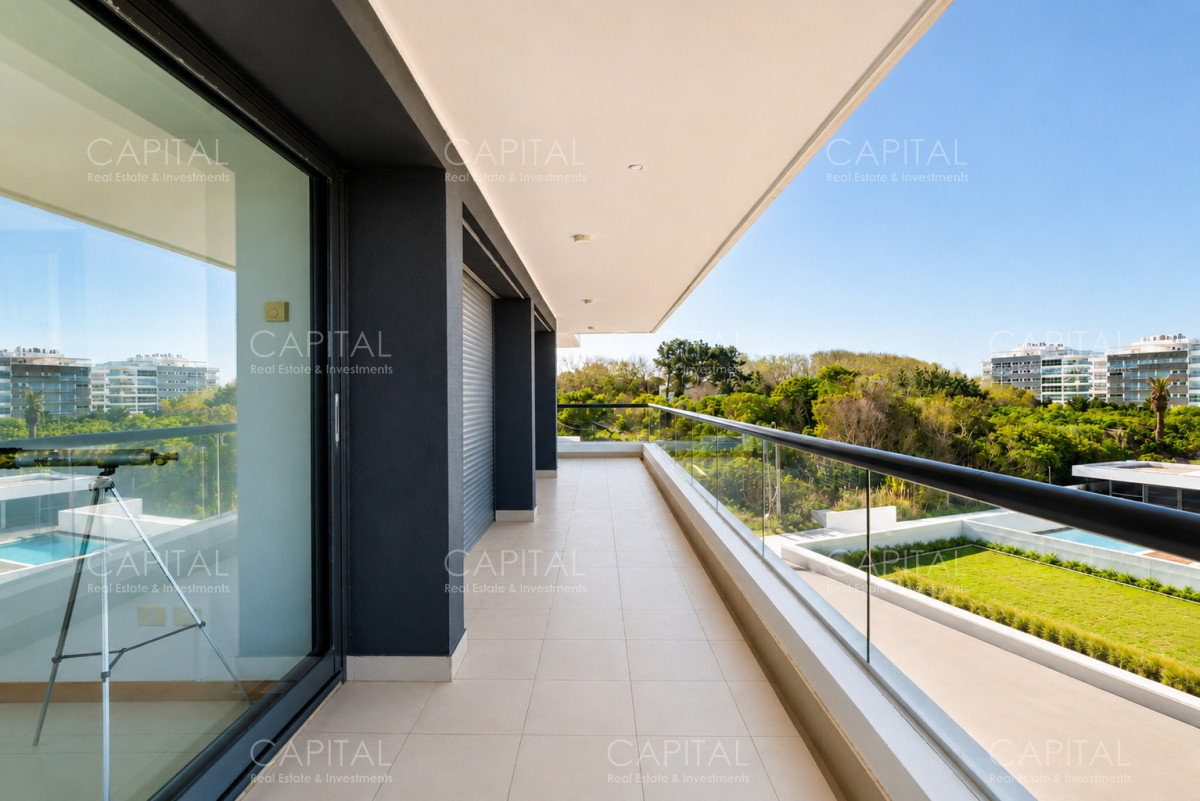 Apartamento ID.40730 - Departamento 3 dormitorios y dependencia frente a Playa Brava en Rincón del indio
