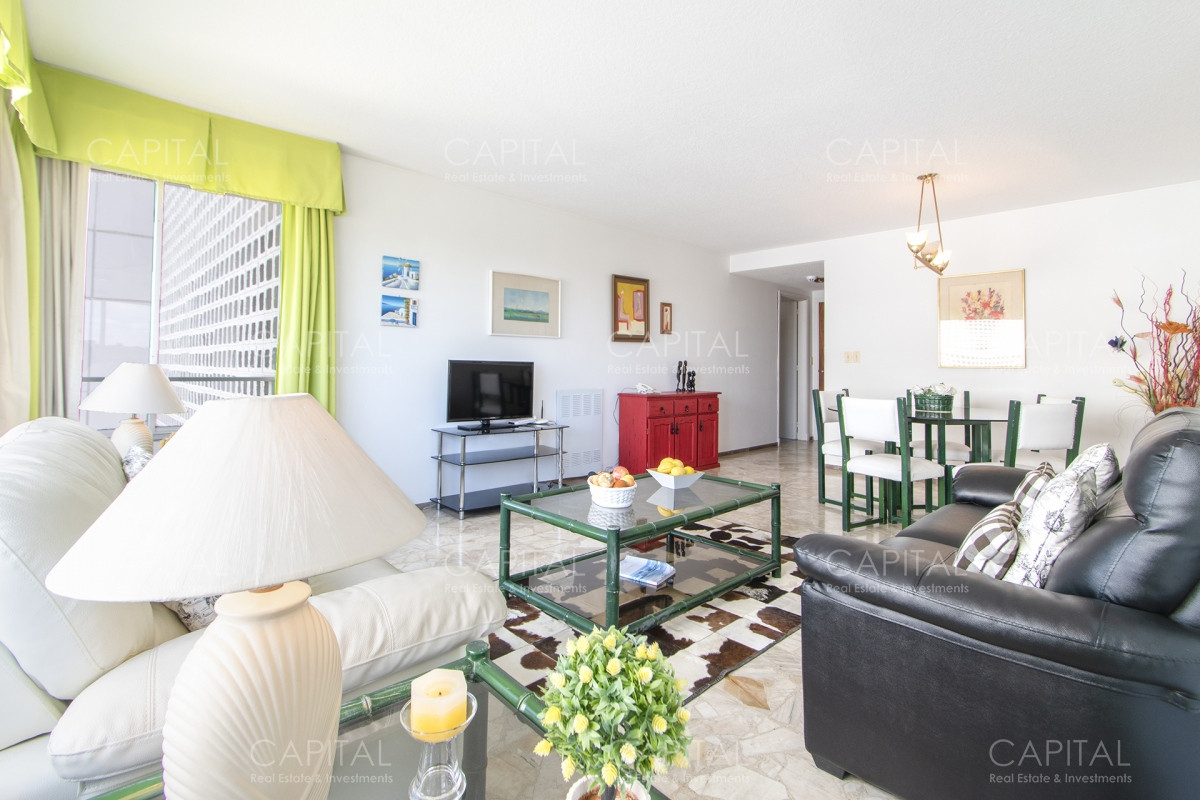 Apartamento ID.32842 - Apartamento con vista al mar en venta en Playa Mansa.