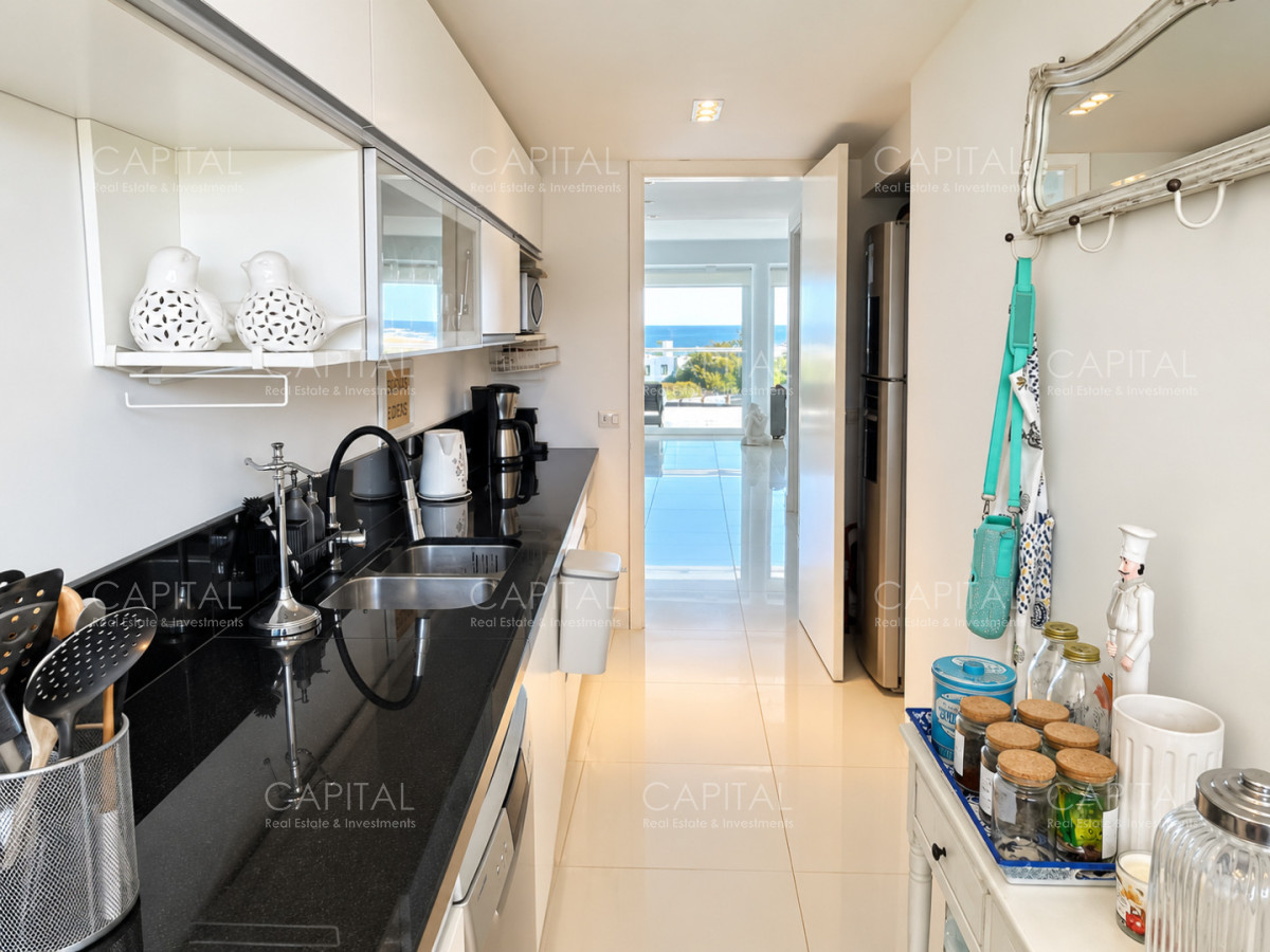 Apartamento ID.28086 - Departamento en venta 3 dormitorios en Manantiales en Bikini Beach