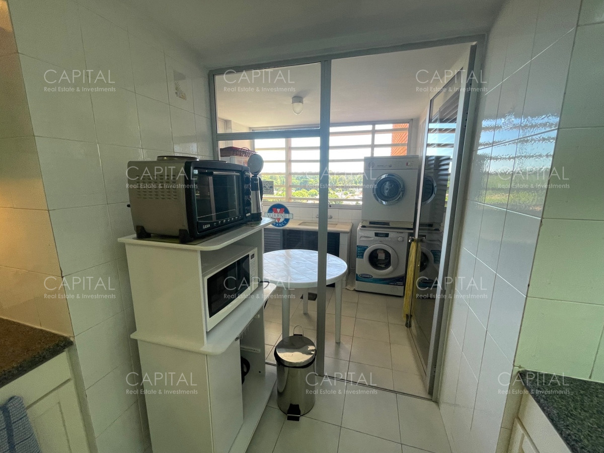 Apartamento ID.36605 - Excepcional semipiso Torre de Categoria frente a Playa Mansa