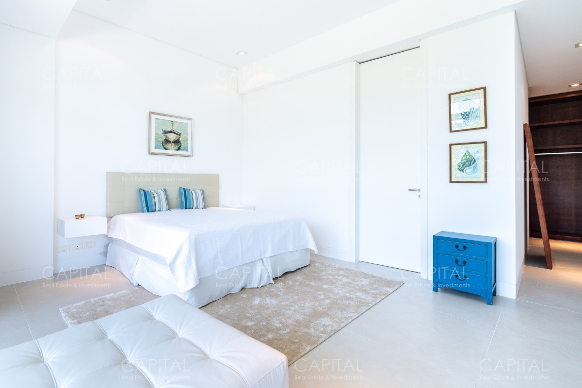 Apartamento ID.30146 - Excelente Apartamento en Acqua Punta del Este Tres suites en Venta en Primera línea, Playa Brava