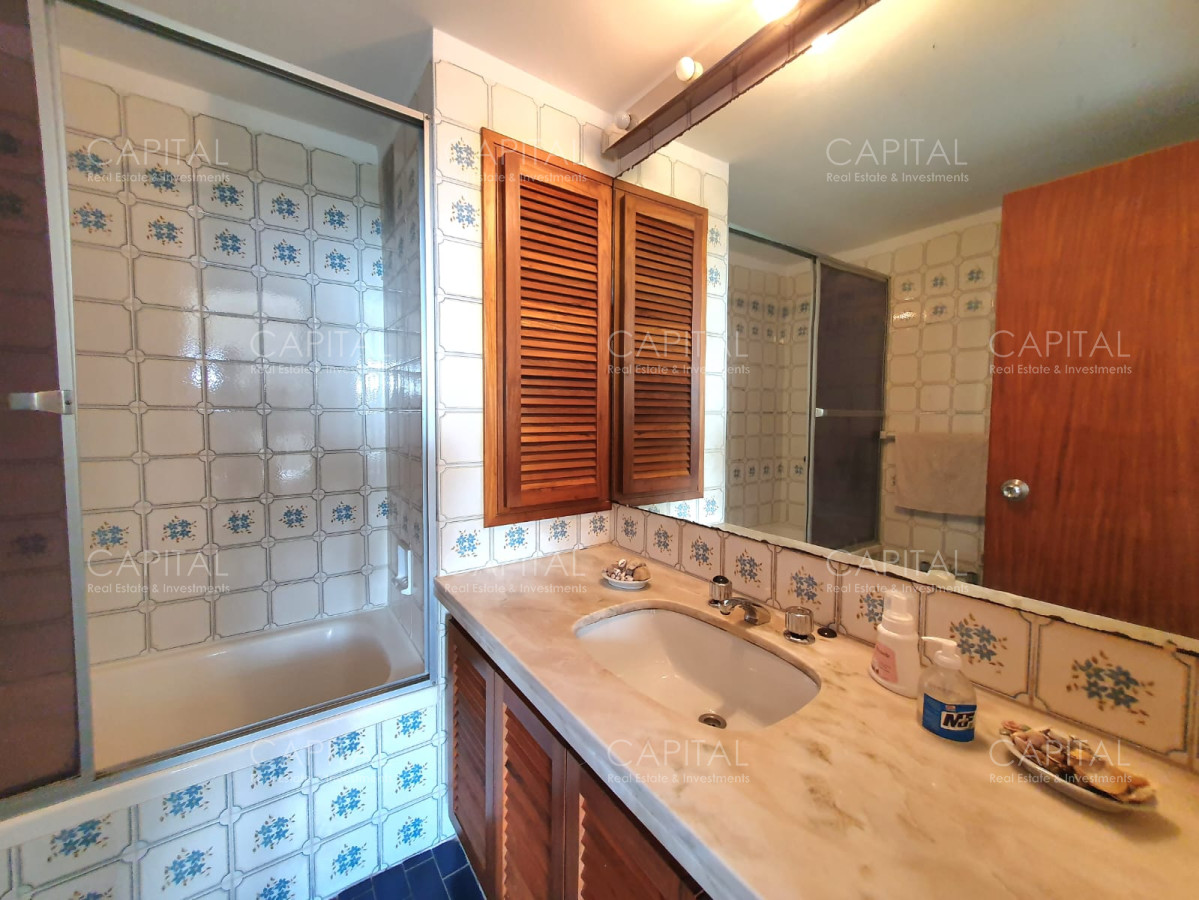 Apartamento ID.32588 - Venta departamento tres dormitorios y dep servicio Punta del Este