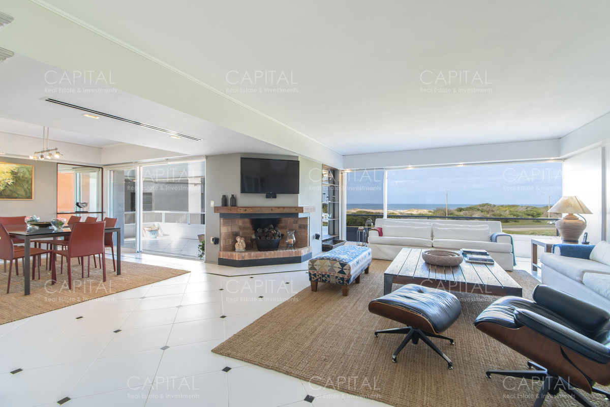 Apartamento ID.35180 - Apartamento en Venta 3 Suites + Dependencia en Primera Linea Brava