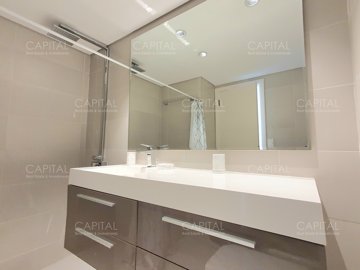 Apartamento ID.32026 - Venta Departamento Primera Línea dos dormitorios y dependencia de servicio en Playa Mansa Punta del Este