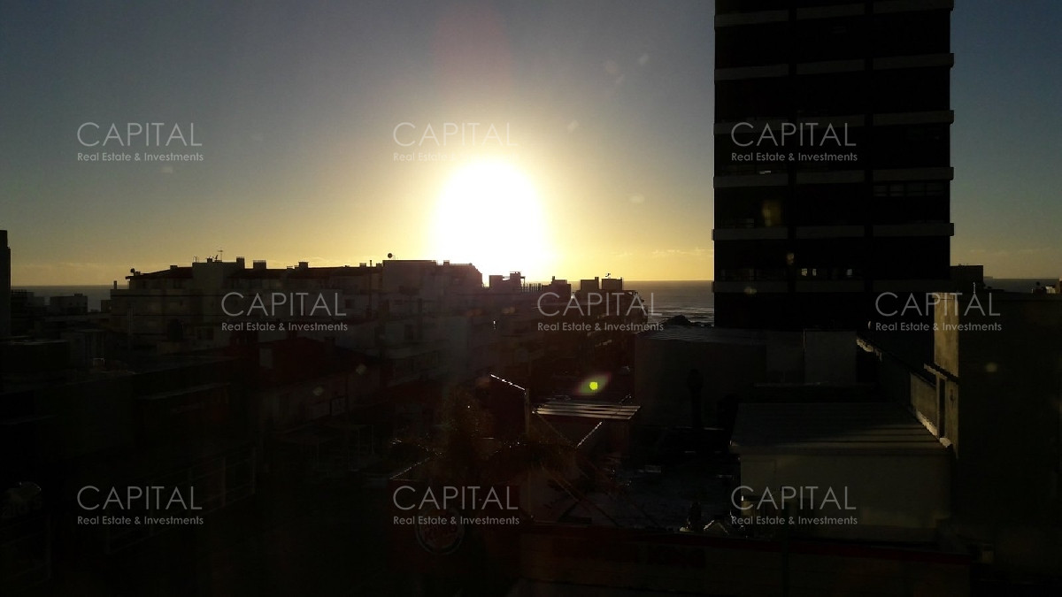 Apartamento ID.26618 - Apartamento de dos dormitorios y dos garaje en venta, Punta del Este.