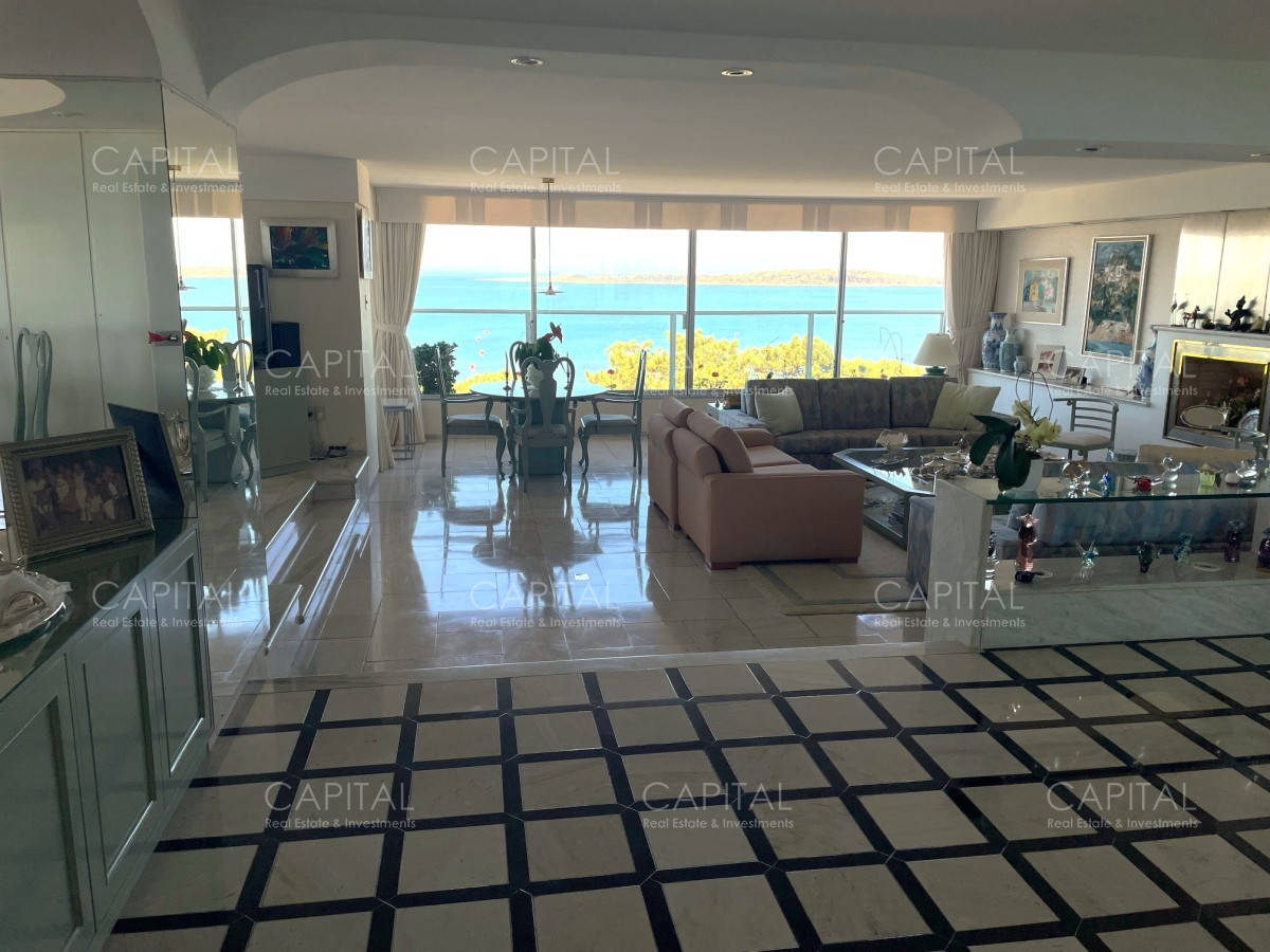 Apartamento ID.36605 - Excepcional semipiso Torre de Categoria frente a Playa Mansa