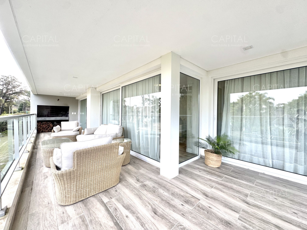 Apartamento ID.30282 - Espectacular Apartamento Duplex de Tres dormitorios en Venta en Barrio Golf