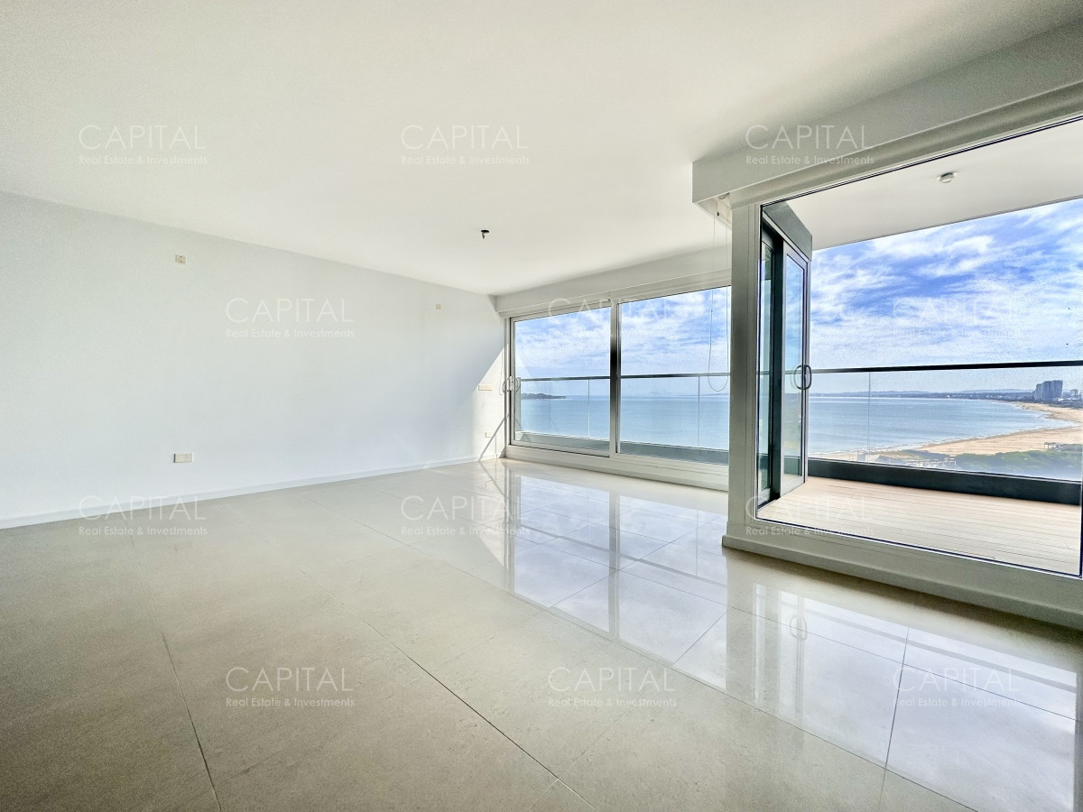 Apartamento ID.31677 - Apartamento de tres dormitorios con vista al mar en venta, Punta del Este.